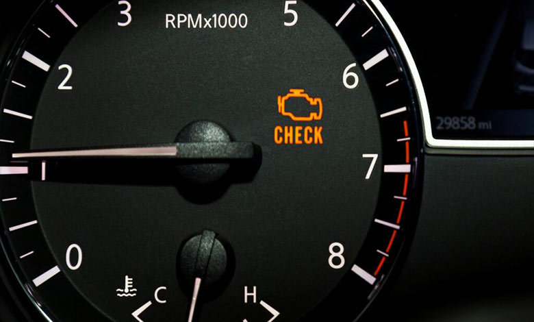 اختلال در باتری و اتصالات در روشن شدن چراغ چک خودرو